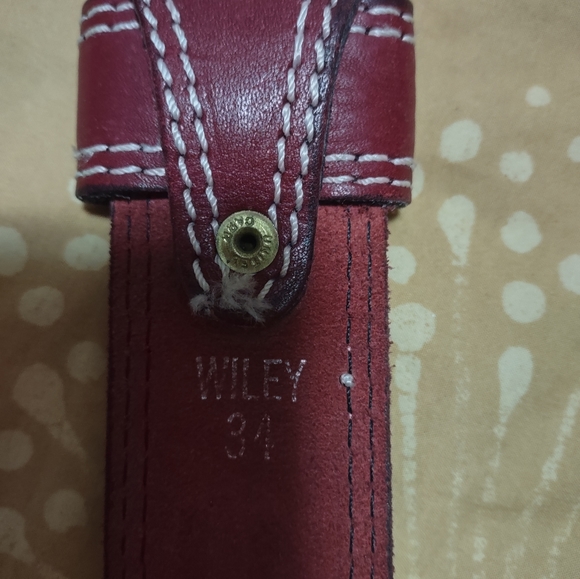 Red leather belt - Picture 2 of 4